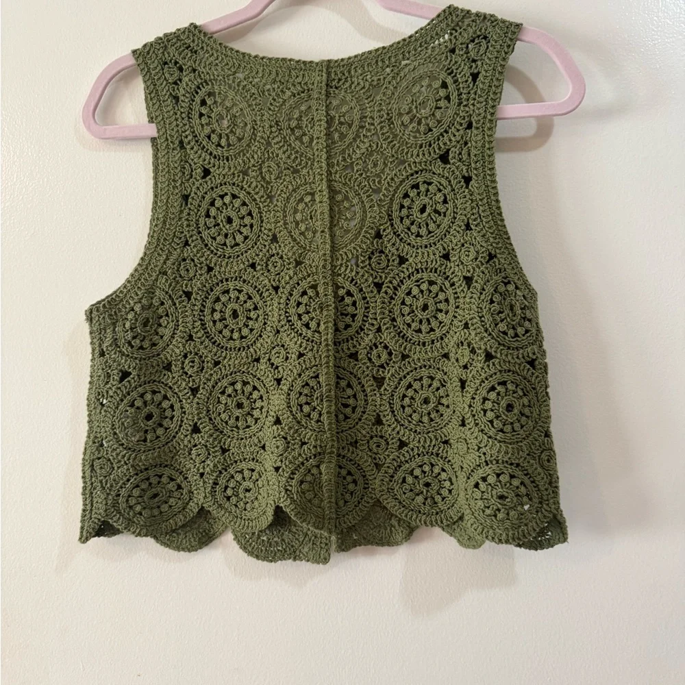 Elegant Olive Green Crochet Crop Vest Top - Picture 3 of 3